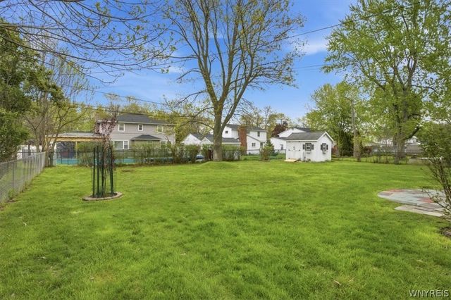 77 Willow Lane, Amherst, NY 14228