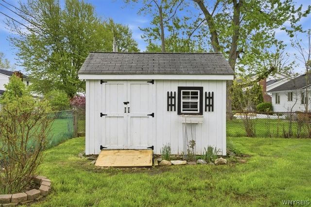77 Willow Lane, Amherst, NY 14228