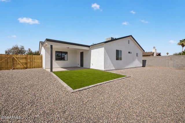 641 W EMERALD Avenue, Mesa, AZ 85210