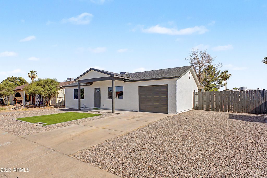 641 W EMERALD Avenue, Mesa, AZ 85210 — photo 2