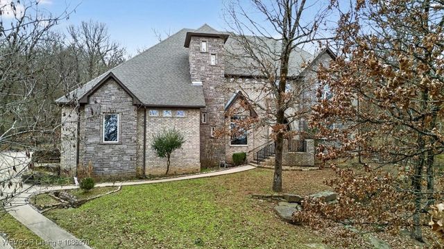 4711 Oak Hollow Lane, Fort Smith, AR 72903
