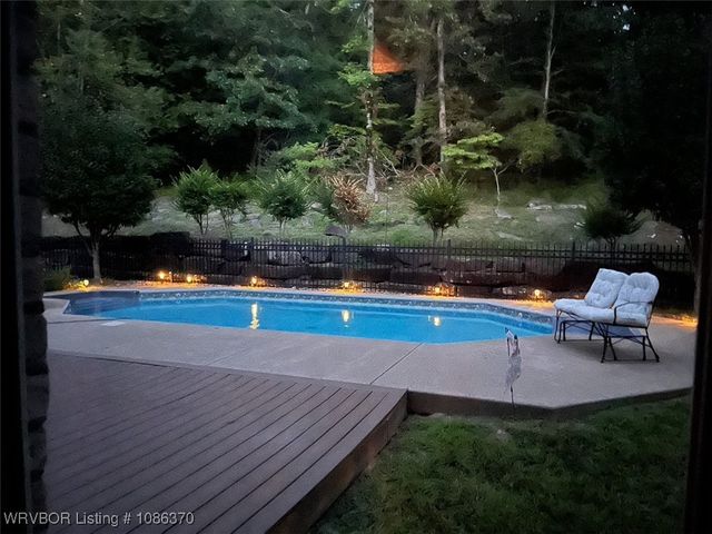 4711 Oak Hollow Lane, Fort Smith, AR 72903