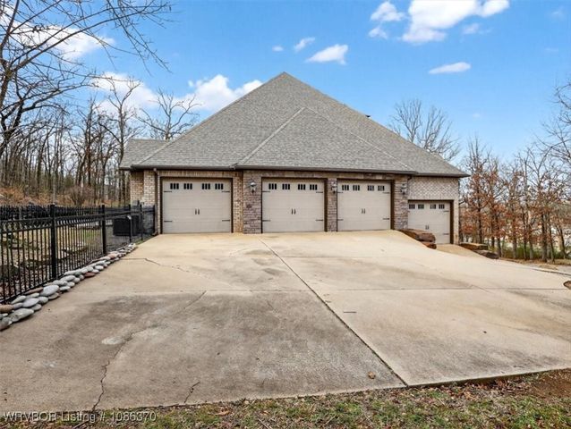4711 Oak Hollow Lane, Fort Smith, AR 72903