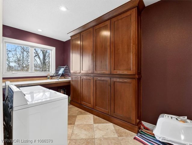 4711 Oak Hollow Lane, Fort Smith, AR 72903