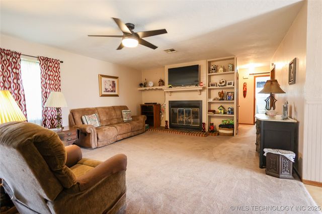 1205 E Ellis Avenue, Davis, OK 73030