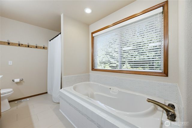 217 197th Avenue Ct E, Bonney Lake, WA 98391