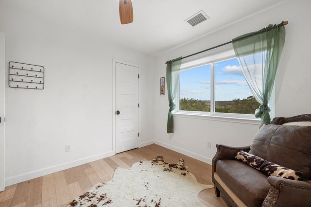 401 Ranchview RD, Spicewood, TX 78669