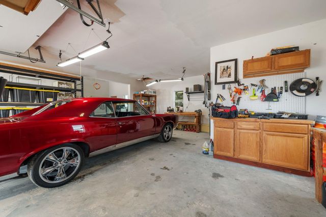 401 Ranchview RD, Spicewood, TX 78669