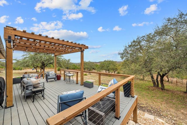 401 Ranchview RD, Spicewood, TX 78669
