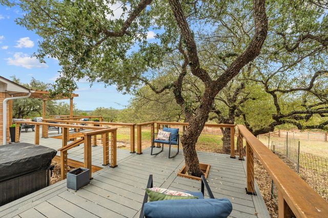 401 Ranchview RD, Spicewood, TX 78669