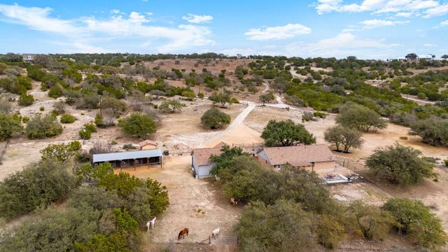 401 Ranchview RD, Spicewood, TX 78669