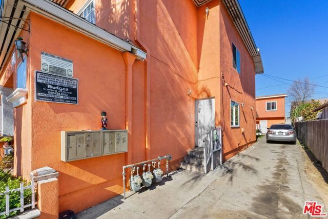 405 E Esther Street, Long Beach, CA 90813