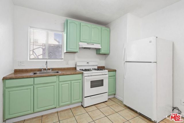 405 E Esther Street, Long Beach, CA 90813