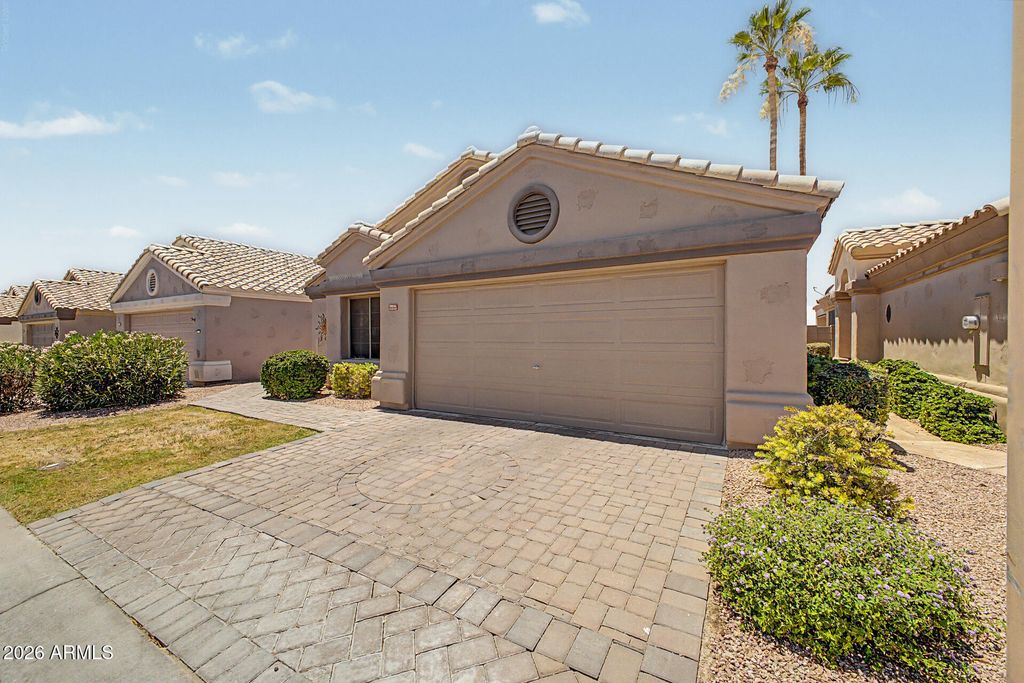 17216 N WINDING Trail, Surprise, AZ 85374 — photo 2