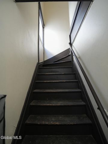 207 western Avenue, Albany, NY 12203