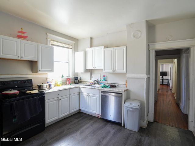 207 western Avenue, Albany, NY 12203