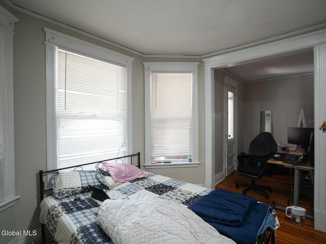 207 western Avenue, Albany, NY 12203