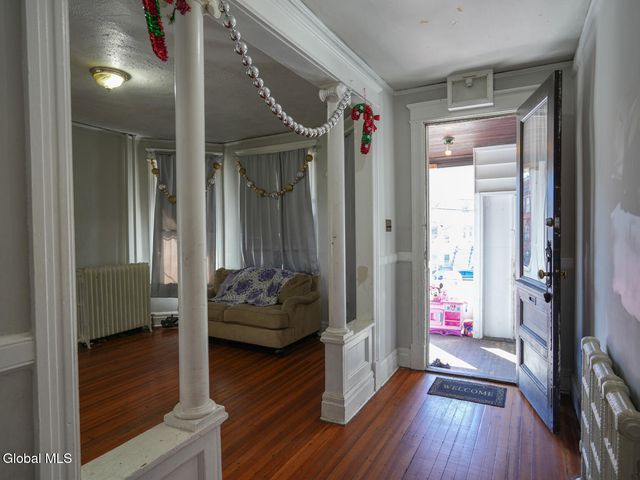 207 western Avenue, Albany, NY 12203