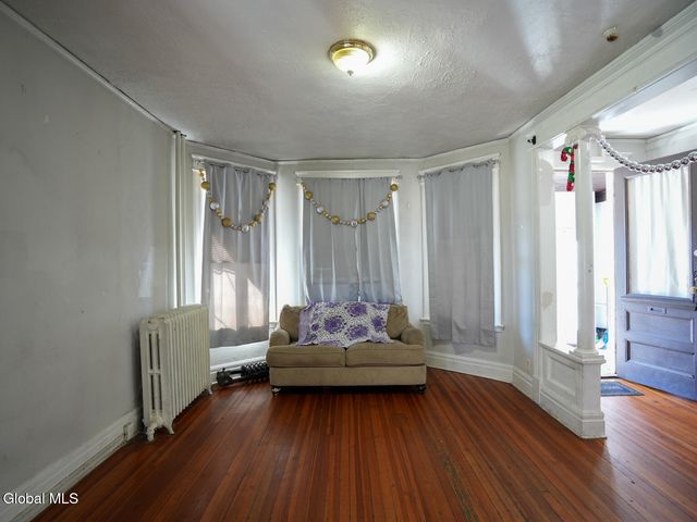 207 western Avenue, Albany, NY 12203