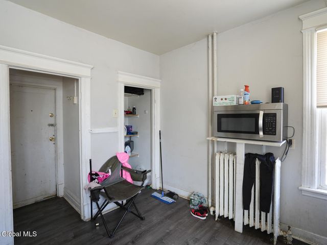 207 western Avenue, Albany, NY 12203