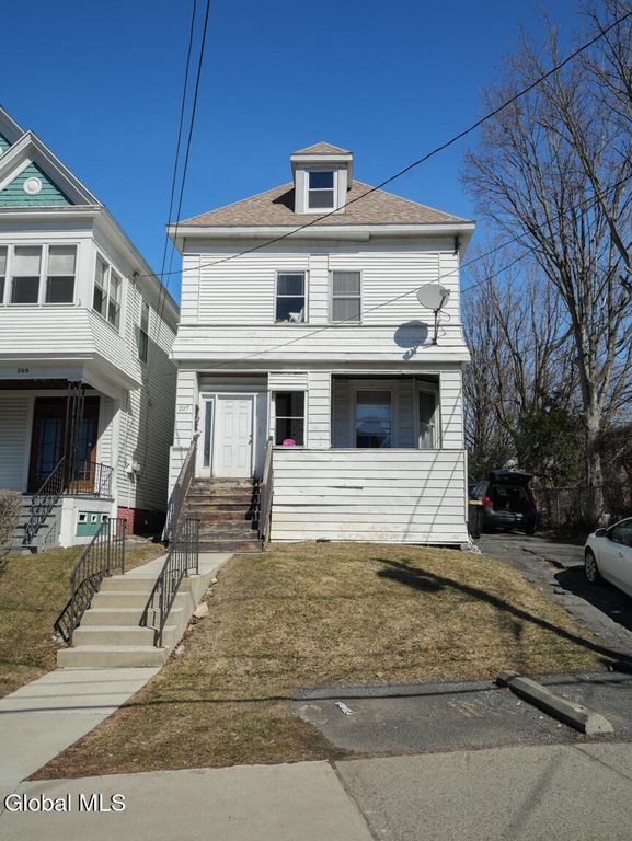 207 western Avenue, Albany, NY 12203