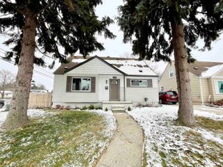 16790 Mayfield Street, Roseville, MI 48066