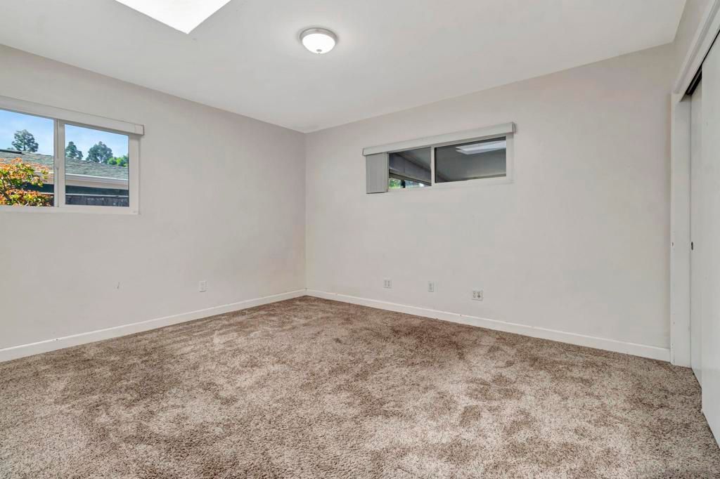 Image 13 of property listing at 5590 Maryland Ave, La Mesa, CA 91942