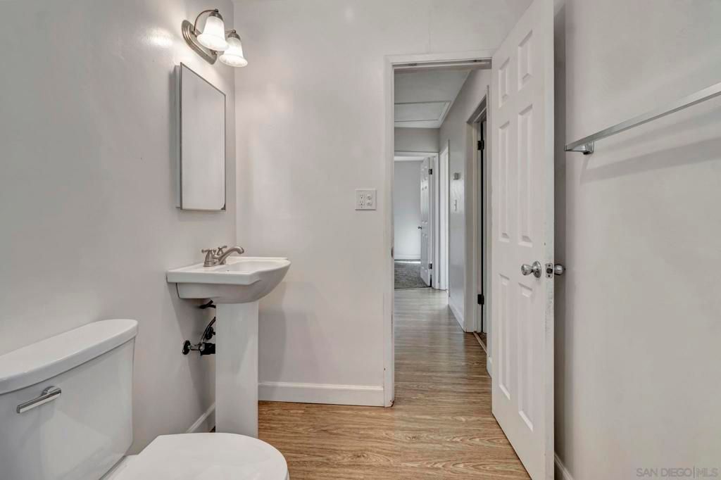 Image 19 of property listing at 5590 Maryland Ave, La Mesa, CA 91942