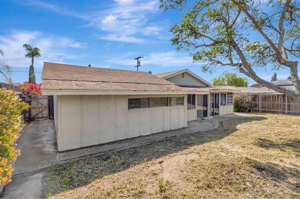 Image 25 of property listing at 5590 Maryland Ave, La Mesa, CA 91942