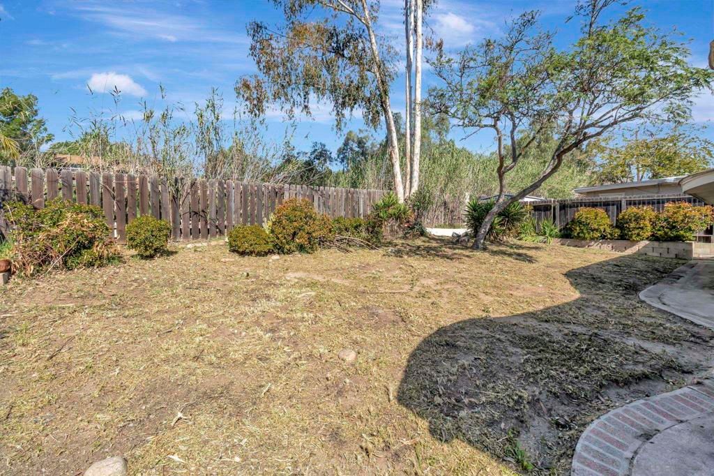 Image 26 of property listing at 5590 Maryland Ave, La Mesa, CA 91942