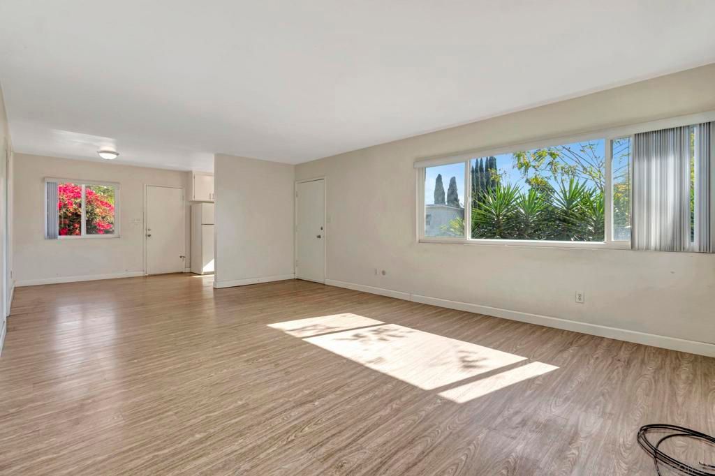 Image 6 of property listing at 5590 Maryland Ave, La Mesa, CA 91942