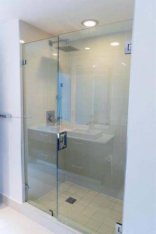 45 SW 9th St 4703, Miami, FL 33130