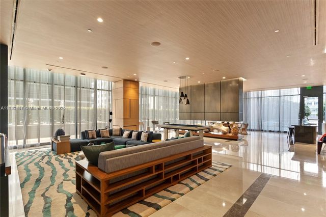 45 SW 9th St 4703, Miami, FL 33130