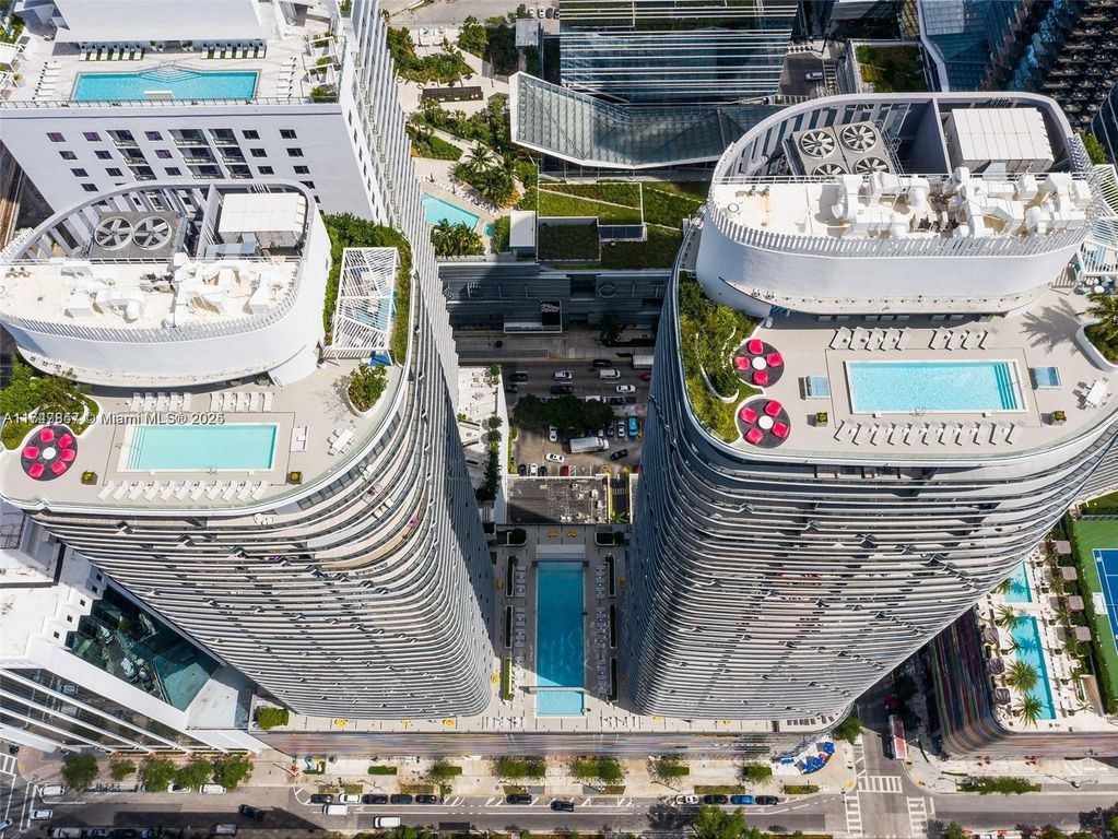 45 SW 9th St 4703, Miami, FL 33130