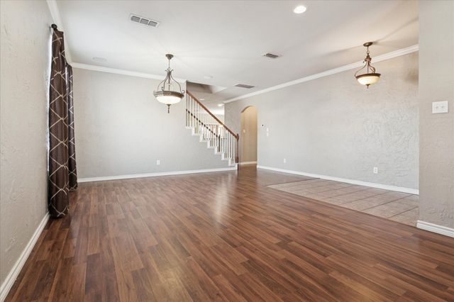 616 Bushdale Drive, Arlington, TX 76002