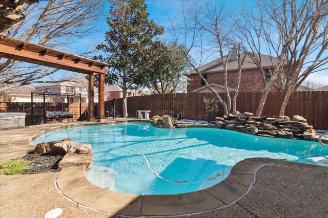 616 Bushdale Drive, Arlington, TX 76002