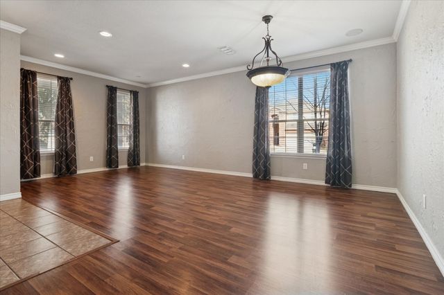 616 Bushdale Drive, Arlington, TX 76002