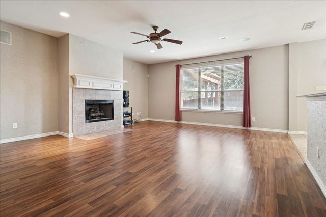 616 Bushdale Drive, Arlington, TX 76002