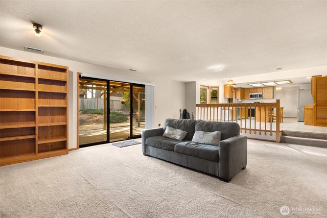 8216 50th Street Ct W, University Place, WA 98467