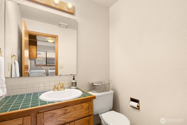 8216 50th Street Ct W, University Place, WA 98467