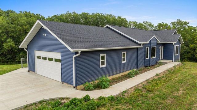 13710 Airport Road, Ferryville, WI 54628