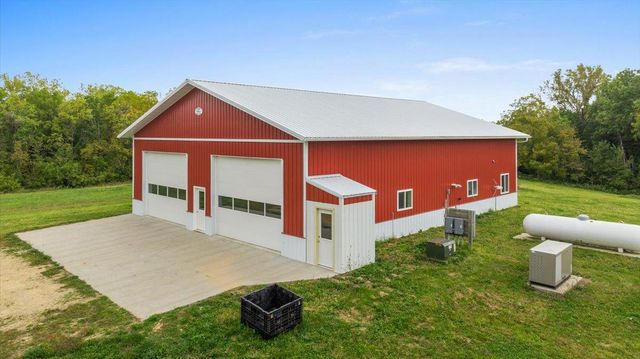 13710 Airport Road, Ferryville, WI 54628