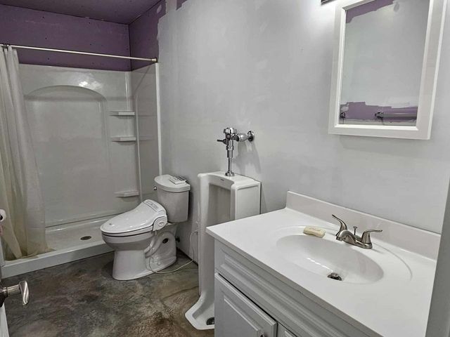 13710 Airport Road, Ferryville, WI 54628