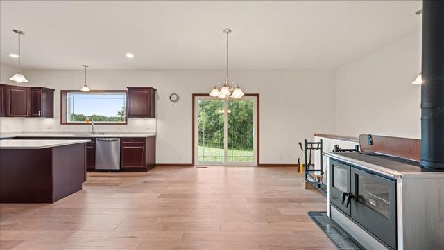 13710 Airport Road, Ferryville, WI 54628