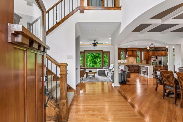 8455 Duck Trail, Victoria, MN 55386