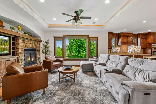 8455 Duck Trail, Victoria, MN 55386