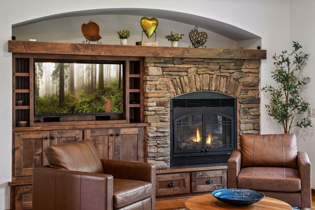 8455 Duck Trail, Victoria, MN 55386