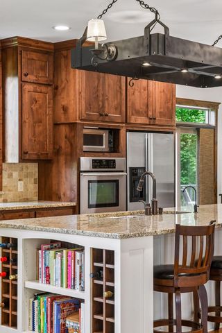 8455 Duck Trail, Victoria, MN 55386