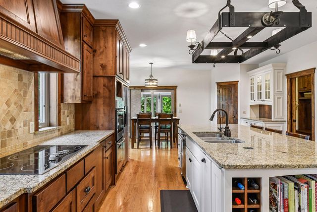 8455 Duck Trail, Victoria, MN 55386