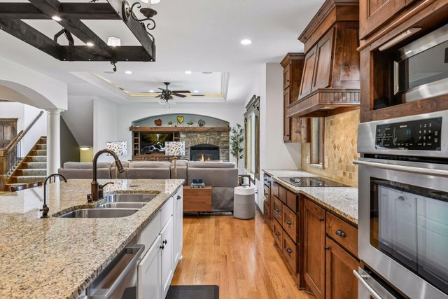 8455 Duck Trail, Victoria, MN 55386